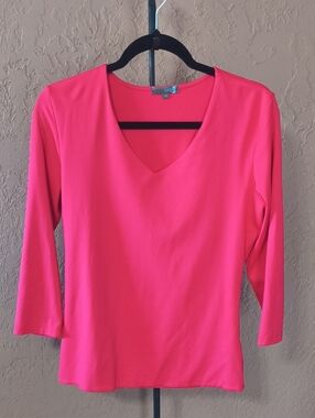 JudyP Women's Pink V-Neck 3/4 Sleeve Top  Size Medium